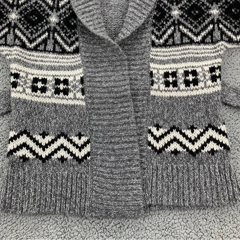 Old Navy Women's Knit Wool Blend Short Sleeve Chunky Cardigan  -  Size:  M - Picture 6 of 16